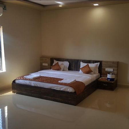 Hotel Shehnai Garden Khurai 外观 照片