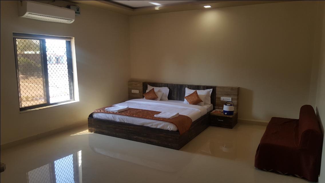 Hotel Shehnai Garden Khurai 外观 照片